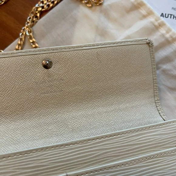 Louis Vuitton Cream and Gold Wallet with Chain Strap Eli Sarah - Picture 4 of 16